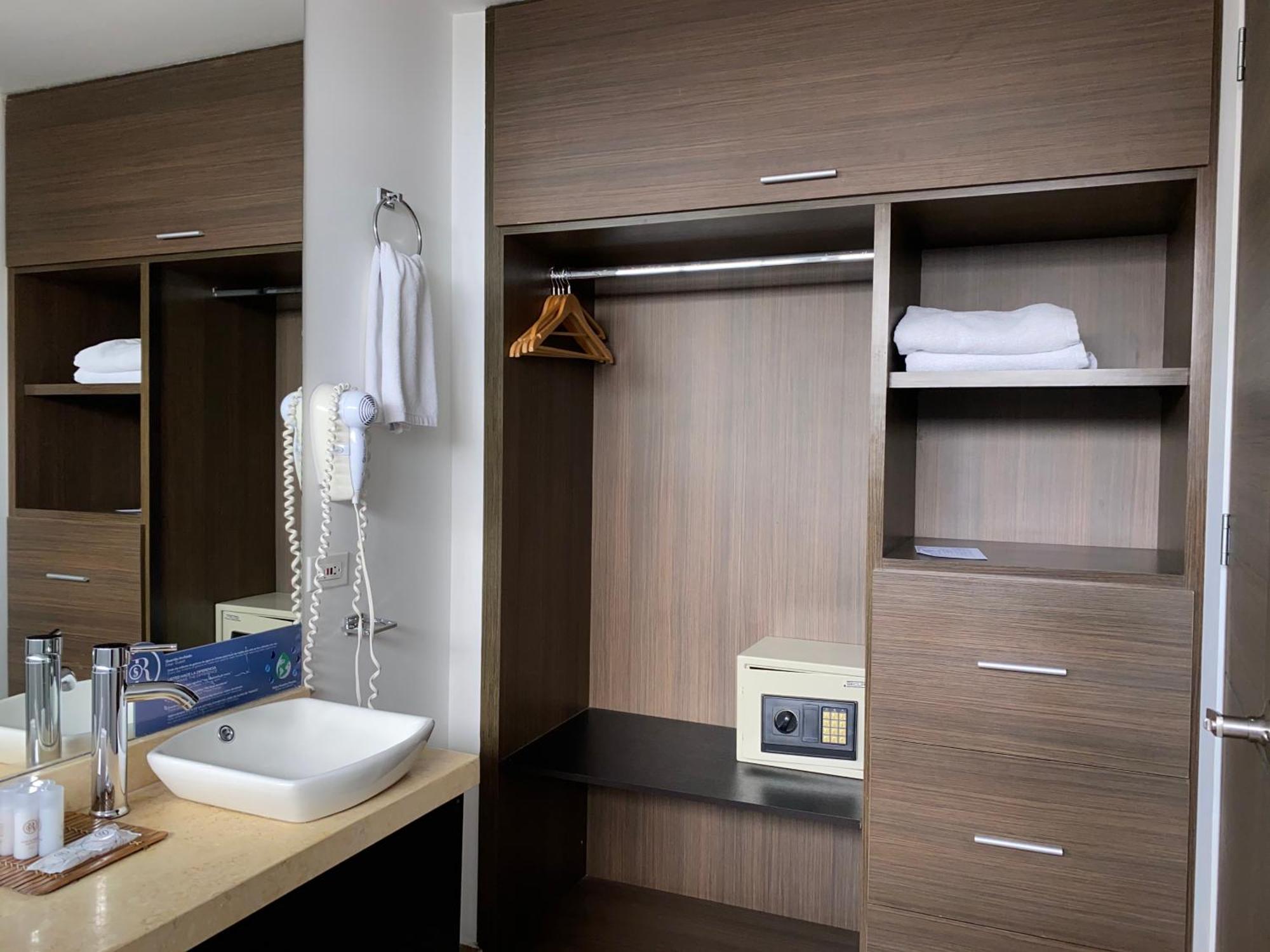 Hotel Apartamentos Regency La Feria Bogotá Cameră foto